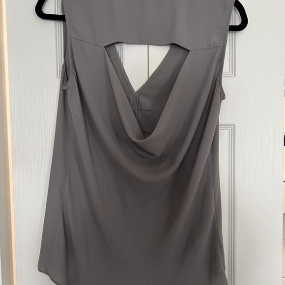 BCBGMaxazria Sleeveless Grey Silk Top - Size xxs - Picture 2 of 3